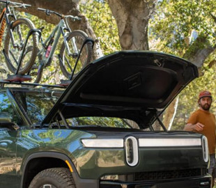 Rivian удалось выпустить в прошлом году 1015 электромобилей