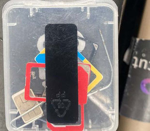 Російські сімкарти, дрон та флеш-накопичувачі. У Чернігові затримали чотирьох чоловіків