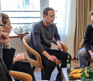 Цукерберг: «Ніхто не заслуговує на те, щоб бути мільярдером»