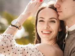 Дружина Володимира Остапчука продемонструвала красивий патріотичний лук