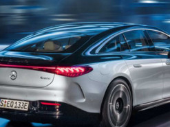 Электрический седан Mercedes-Benz EQS начали выпускать на сверхтехнологичной «Фабрике 56»