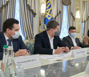 Зеленский требует ускорить покрытие Интернетом всей Украины