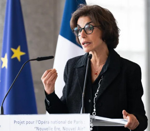 У Франції журналістам закидають змову проти міністерки культури