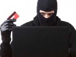 У Дніпрі викрили шахрая, який заробляв "продажем" бронежилетів