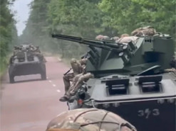 Українські війська показали модернізований БТР-7 з модулем БМ-7 "Парус"