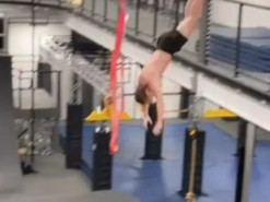 Когда на тренировке стало скучно, спортсмены придумали новый спорт