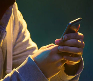 Зарплата до 10 000 гривень в день у ТікТок: українців попереджають про шахраїв у WhatsApp