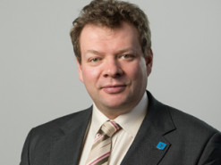 Экс-глава Киевстара подает в суд на Нацполицию