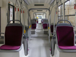 USB-разъемы и система подсчета пассажиров: на улицах Киева появятся новые трамваи