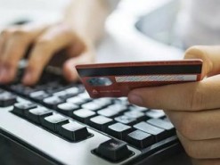 Приватбанк предупредил о мошенниках, которые "списывают" кредиты переселенцам