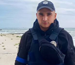 Під Одесою на ходу спалахнула маршрутка: людей врятував курсант