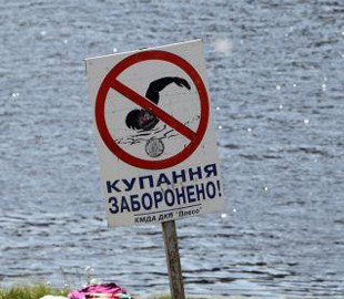 У лікарні Києва помер підліток через небезпечну хворобу після купання у водоймі