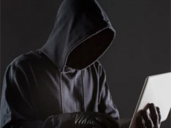 Шахрайська схема: як аферисти крадуть дані українців під виглядом перерахунку пенсій