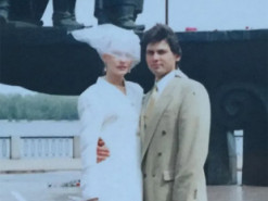 Ольга Сумская отметила серебряную свадьбу и показала архивные фото с мужем