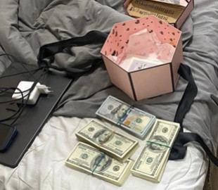 На Київщині затримали хакера, який заробив $40 тисяч на перехопленні талонів у сервісних центрах МВС