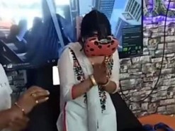 Виртуальная реальность напугала женщину, надевшую VR-очки