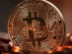 Украинские чиновники задекларировали биткоинов на 75 миллиардов, – Минцифры