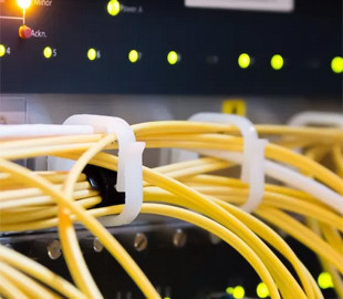 За час до вторжения Россия совершила масштабную кибератаку на систему спутниковой связи в Украине