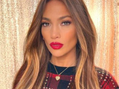 Совсем не похожи: Дженнифер Лопес показала редкие фото с папой