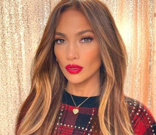 Совсем не похожи: Дженнифер Лопес показала редкие фото с папой