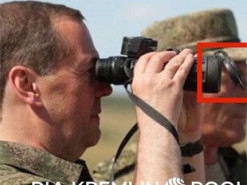 Дімону більше не наливати: у мережі висміяли ганебне фото Медведєва з біноклем