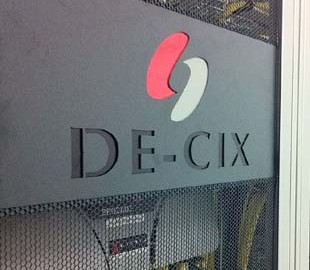 Оператор крупнейшей точки обмена трафиком подал в суд на немецкую спецслужбу