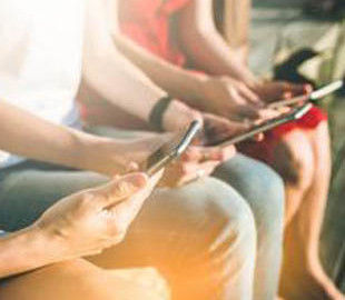 Рынок смартфонов будет падать три года подряд