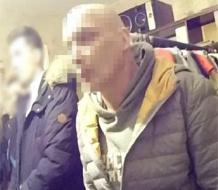 50-річний киянин розбещував та продавав інтимні фото 13-літніх дівчаток