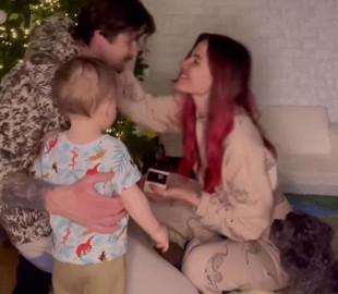 MamaRika похизувалася коштовним подарунком від чоловіка на річницю стосунків