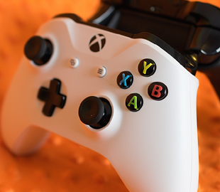 Android 9 получила официальную поддержку контроллеров Xbox One