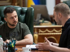 Зеленський обговорив з Монастирським запровадження Єдиного реєстру зброї