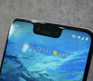 Samsung высмеивает большой вырез в экране новых смартфонов серии Pixel 3