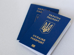 Хто з чоловіків може виїхати за кордон у відпустку: навіть під час воєнного стану