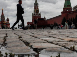 На росії розкололися еліти і катастрофічно впав рейтинг путіна через блокування інтернету – Bloomberg