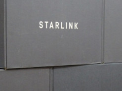 Польща не зможе платити за Starlink для України через вето Навроцького