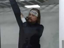 Натягнув на голову пов'язку і кидався милом у суддів: луцькому терористу Кривошу оголосили вирок