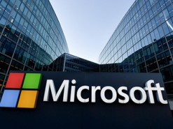 Microsoft научил робота подавать прохладительные напитки