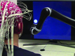 Создана первая в мире управляемая силой мысли роботизированная рука