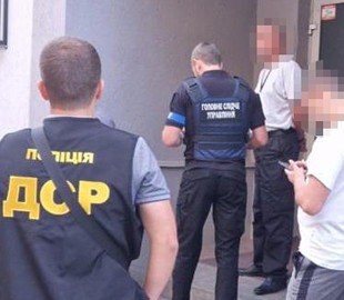 Поліція спіймала шахраїв: розікрали понад пів мільйона доларів Міноборони