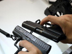 Пістолети йшли поштою. Поліція заблокувала канал постачання зброї до Києва