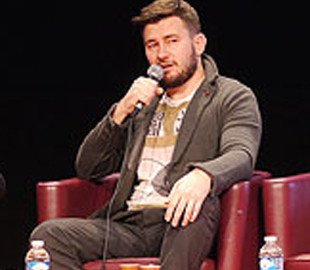 В РФ объявлен в розыск писатель и журналист Дмитрий Глуховский