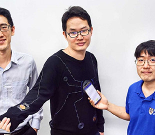 Новый умный костюм способен заряжаться от смартфона