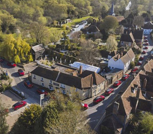 Ford на 3 дня подарил электрокар Mach-E всем жителям крошечного городка в Великобритании