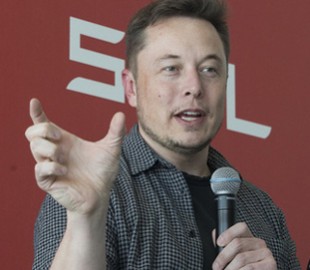 Илон Маск попросил завалить его нелепыми мемами