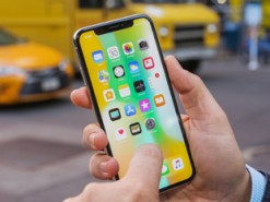 Apple бесплатно обменяет iPhone X на новые