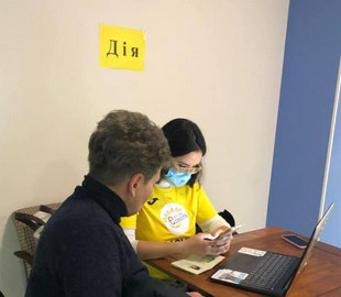 У Полтаві запрацював перший пункт допомоги з отримання СOVID-сертифікатів