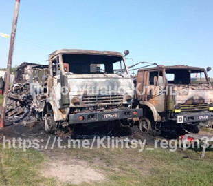 Згоріла вся техніка: фото наслідків пожежі у військовій частині РФ