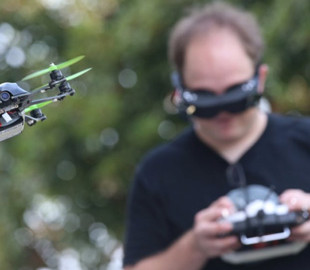 Експерт розповів, скільки коштує зробити FPV-дрон удома