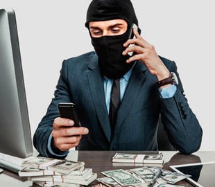 Псевдоработник банка обманул мужчину на 9 тысяч гривен
