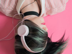 Исследования показали, что большинство людей по-прежнему хранят музыку в памяти смартфонов